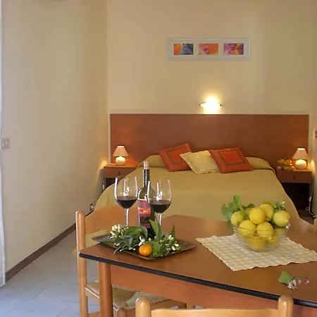 Aparthotel Villaggio Artemide 4*