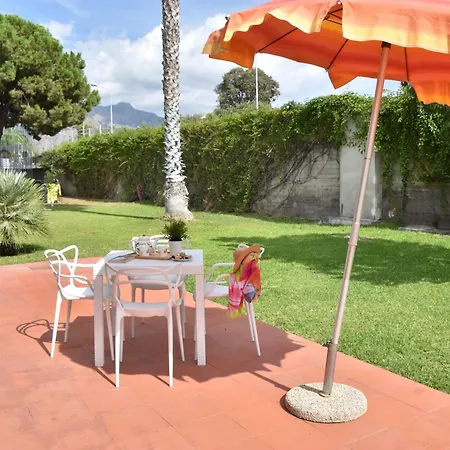 Aparthotel Villaggio Artemide 4*